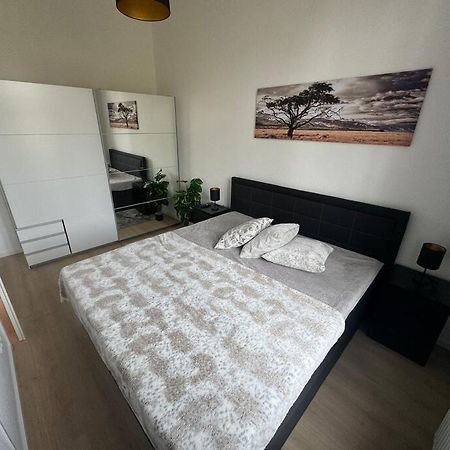 Apartment Mit Parkplatz Und Wifi Maagdenburg Buitenkant foto