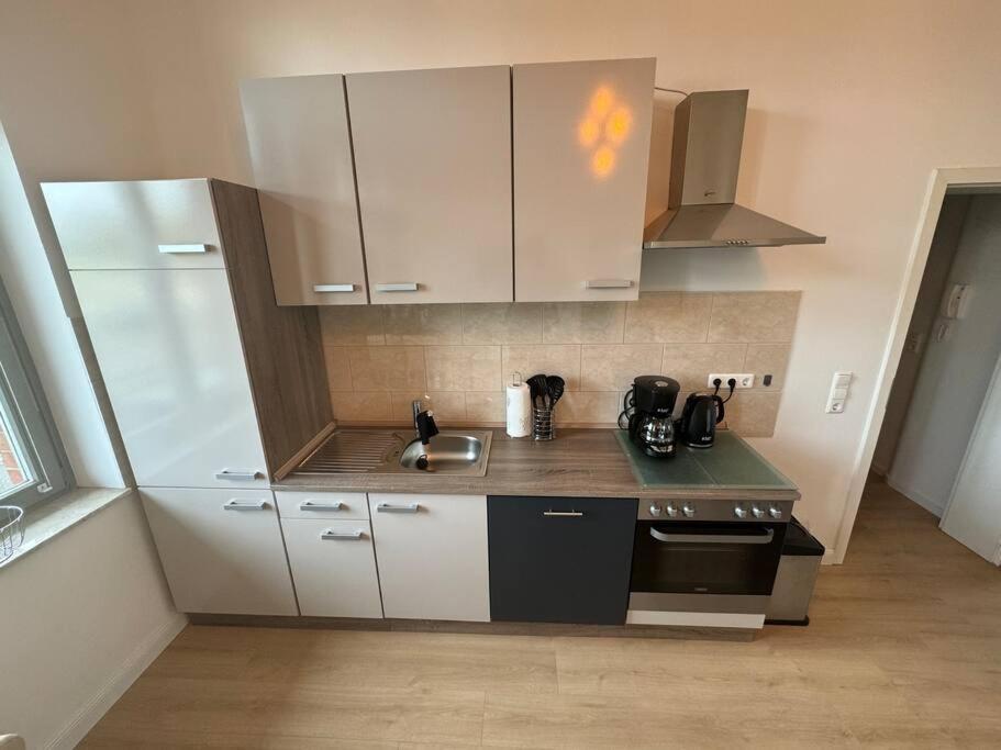 Apartment Mit Parkplatz Und Wifi Maagdenburg Buitenkant foto
