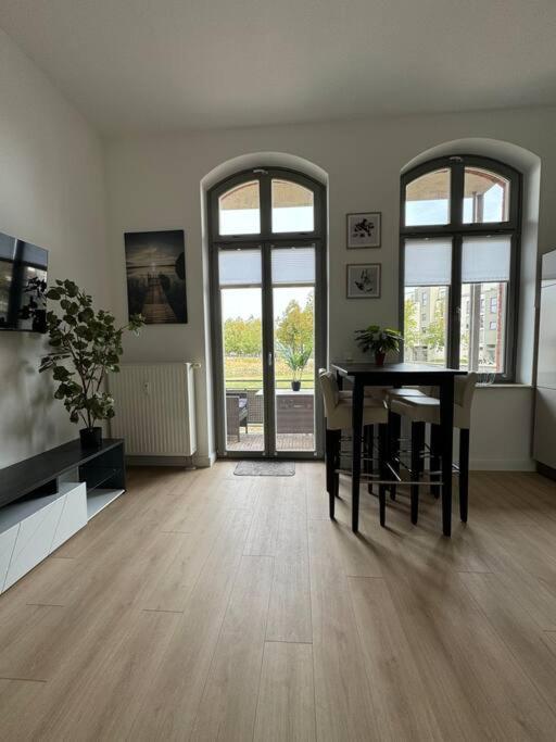 Apartment Mit Parkplatz Und Wifi Maagdenburg Buitenkant foto