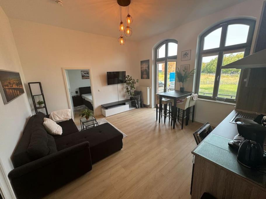 Apartment Mit Parkplatz Und Wifi Maagdenburg Buitenkant foto